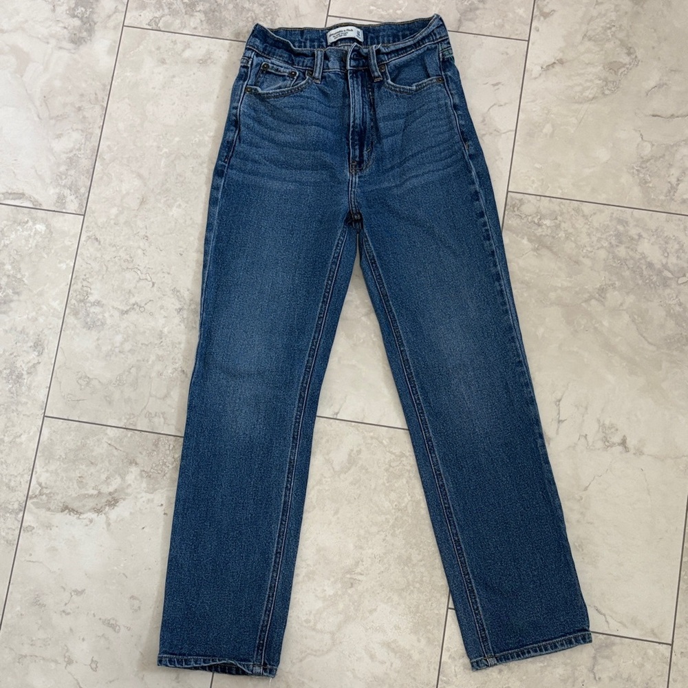Abercrombie & Fitch The Ankle Straight Ultra High Rise size 24